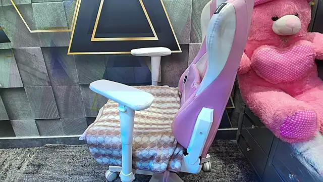 NymphoIsLive online show from April 5, 6:07 pm