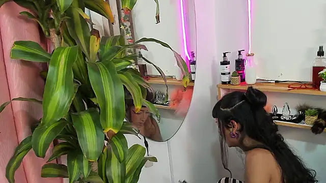 MeowMota  online show from January 17, 7:32 pm