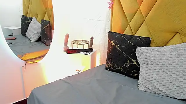 MeowMota  online show from January 8, 8:24 pm