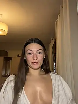 MiaLovesxx online show from January 13, 11:25 am