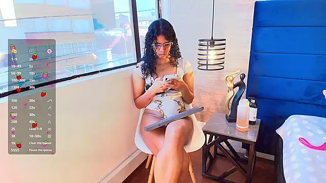 Ellie-Alves online show from February 9, 1:46 pm