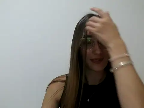 Noracherry online show from February 14, 3:30 am