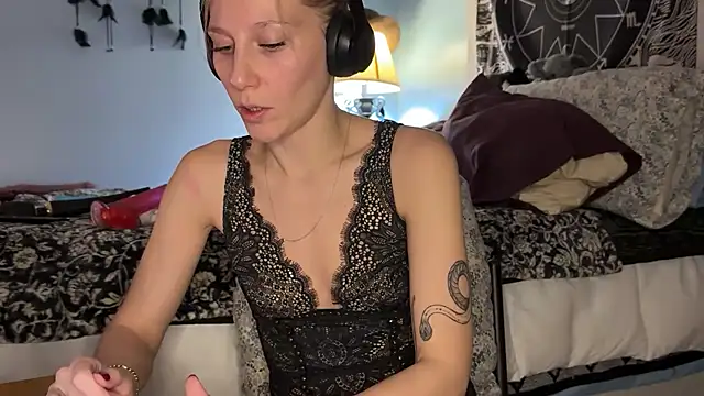 mysunidreamss online show from February 3, 2:21 am