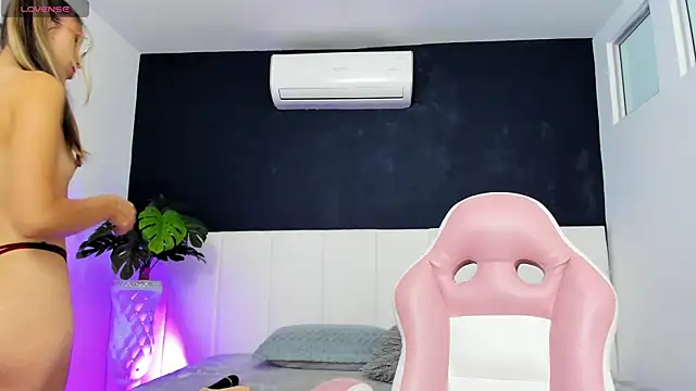 yeye sweet  online show from June 25, 5:12 am