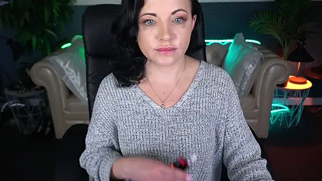 Dafni Monn online show from April 17, 5:42 am