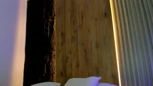 bella fernand online show from April 25, 2:14 am