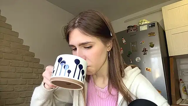 ElsieKuhlmann online show from April 3, 5:05 am