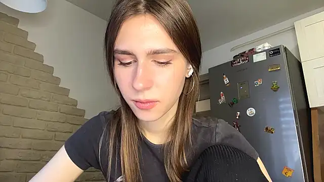 ElsieKuhlmann online show from March 5, 5:14 am