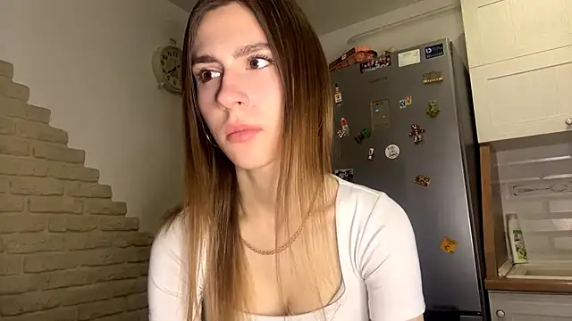 ElsieKuhlmann online show from February 11, 5:42 am