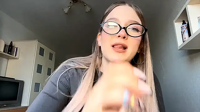 JammieMickiewicz online show from March 8, 2:10 pm