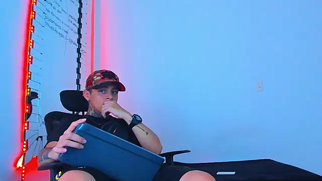 Thomas-Wil online show from February 7, 3:54 am