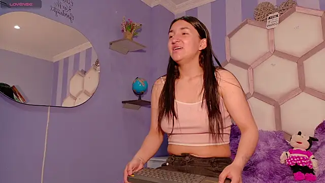 yvi taylor online show from April 6, 12:39 pm