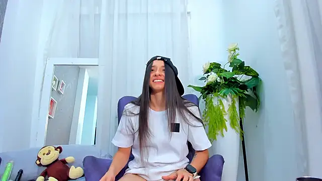 ViictoriiaSaenz online show from February 18, 5:50 am