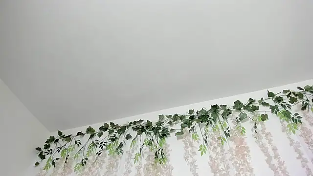 lizz lunna online show from March 27, 10:10 pm