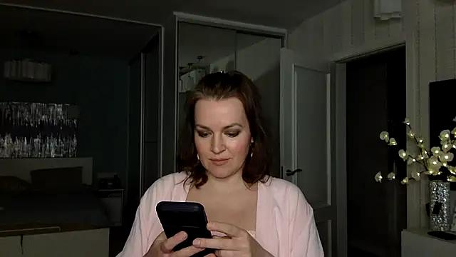 Ivoryne online show from April 7, 6:10 pm