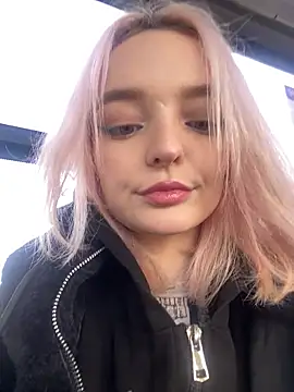 aka Blonde online show from March 26, 9:22 am