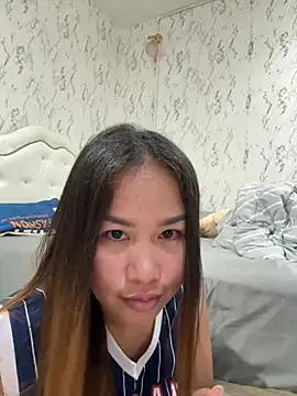 Ponthip online show from June 2, 11:11 am