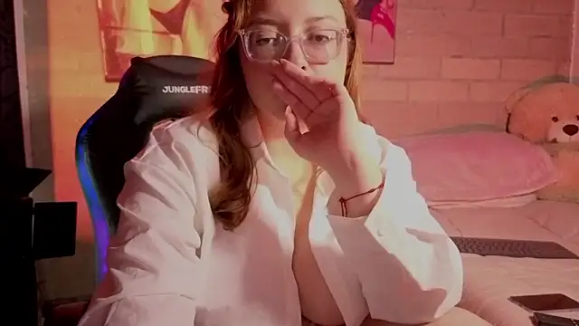 Mia Franklyn online show from February 12, 2:02 am