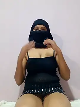 cutehotwife online show from February 15, 1:10 pm