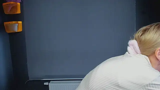 Moon Silk online show from January 15, 7:36 am