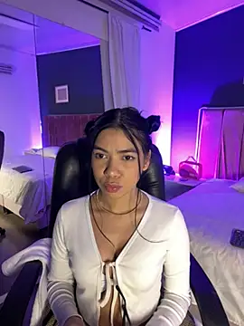 Little Lexyy online show from July 17, 5:34 am