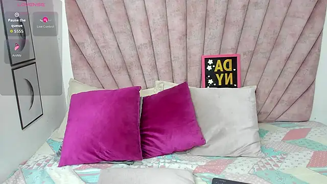 danibellucii  online show from February 19, 12:05 pm