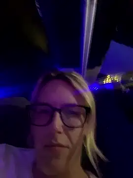 JonathanLongtree919 online show from January 11, 2:00 pm