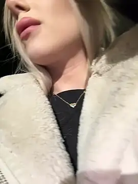 AlyssaFoxx  online show from March 25, 7:28 pm