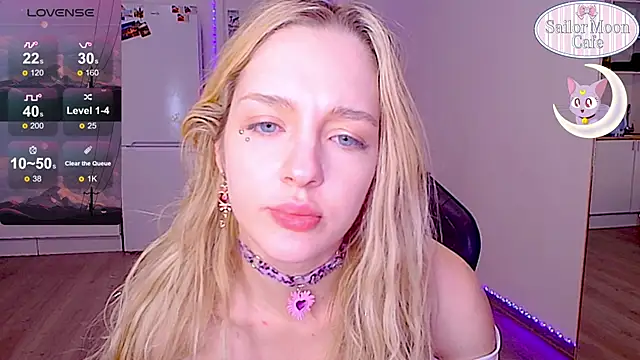 sailormoon666  online show from March 7, 3:24 am