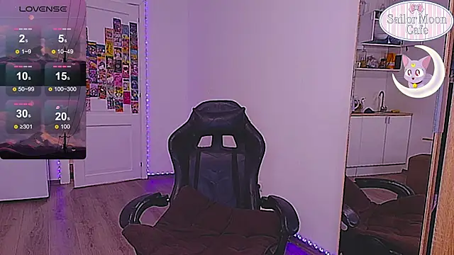 sailormoon666  online show from March 14, 8:10 pm