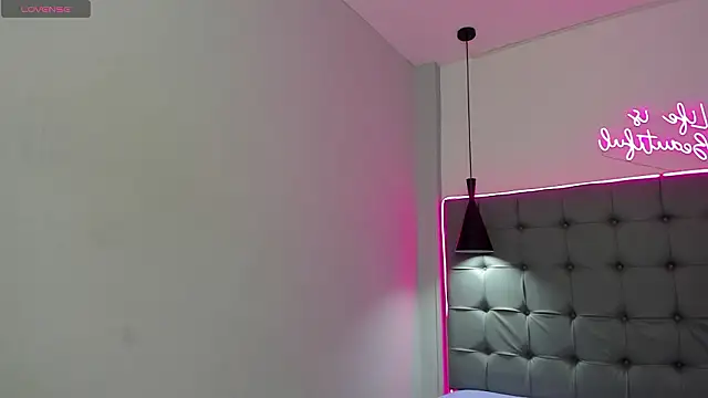 scarletcherry18 online show from February 22, 6:47 am