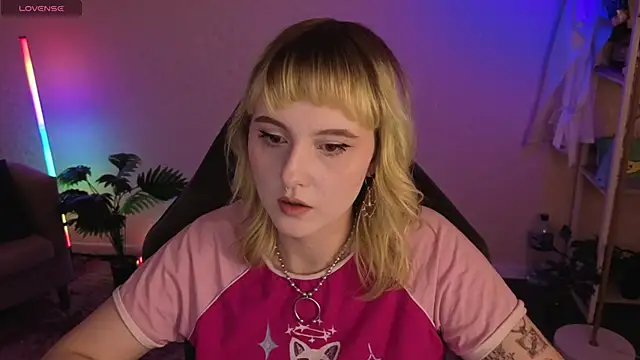 Roziett Belle online show from April 23, 9:28 am