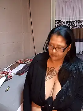 CutieNatz online show from April 19, 6:32 pm