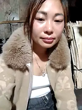 out-lustt online show from February 5, 12:52 pm