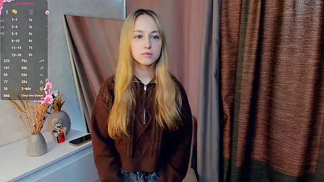 MayaBriant online show from January 14, 7:13 am