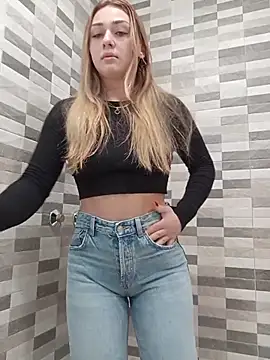 OrianaNorth online show from April 16, 6:35 am