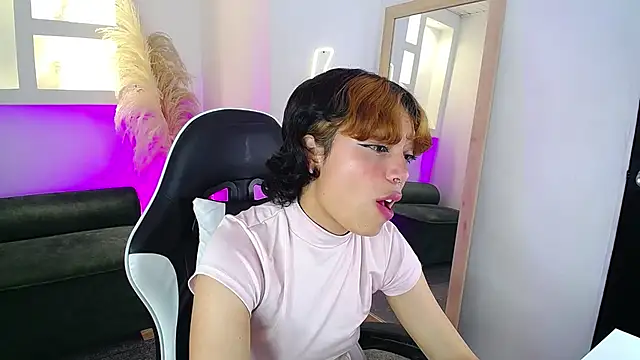 melodyy as online show from April 18, 1:24 pm