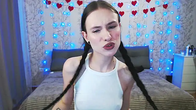 SnowWhite Lissa online show from April 2, 6:16 pm