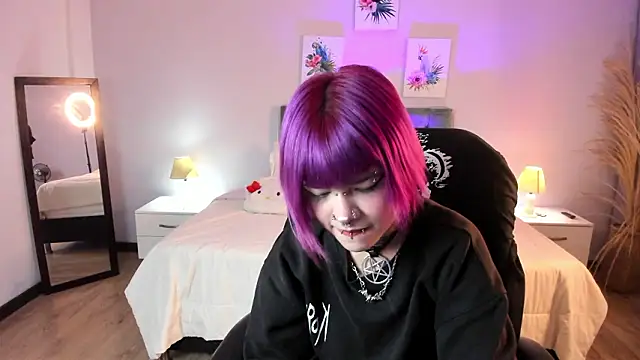 Bela Craxkerr online show from February 17, 1:10 pm