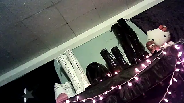 allymoon1369 online show from April 16, 7:52 am