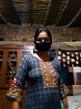 Hot Sweeti online show from March 29, 9:30 am