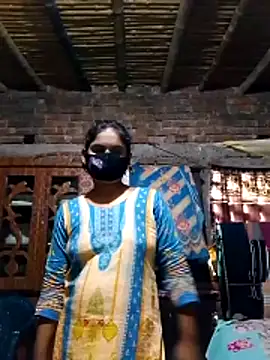 Hot Sweeti online show from March 11, 5:00 am