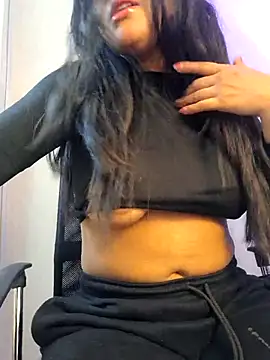 valenlopezz  online show from June 2, 4:24 am