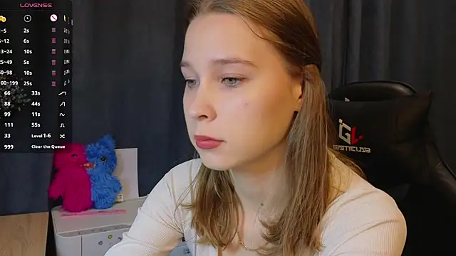 vickky shy online show from April 21, 6:15 pm