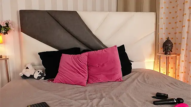 AlishaSuarez online show from February 13, 8:38 am