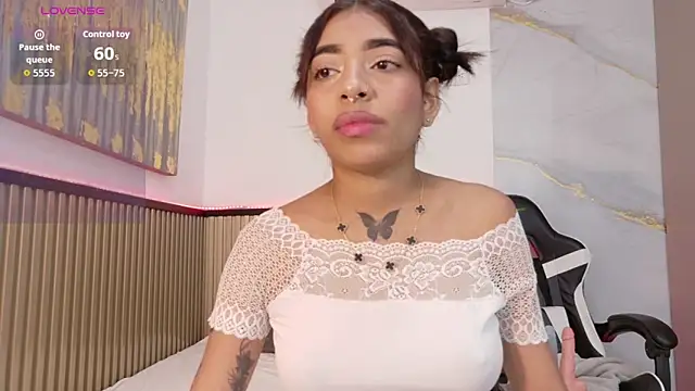 Scarlet Vixen  online show from February 7, 1:26 pm