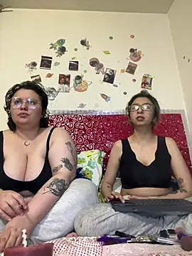 RavenEllieUniverse online show from March 1, 3:06 am