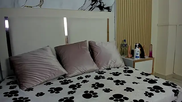 Zoehoney hl online show from March 27, 8:26 am