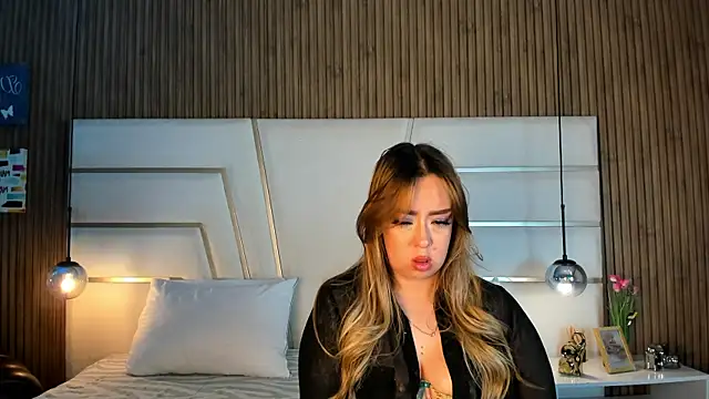 Xara Shadow online show from April 16, 11:29 pm