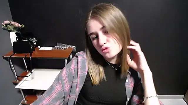 Sunny siren online show from March 16, 1:37 pm